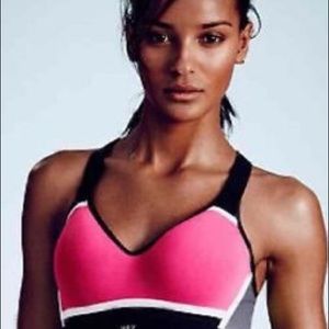 NWT Victoria’s Secret Pink Padded Sports Bra